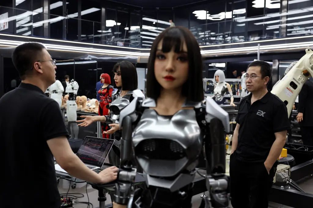 La carrera entre China y EEUU por los humanoides entra en otra fase: Unitree quiere que sus robots aprendan a mejorarse solos