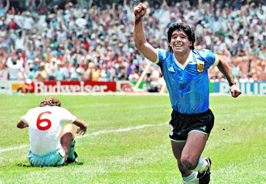 La emoción futbolera en las redes por el cumpleaños de Maradona