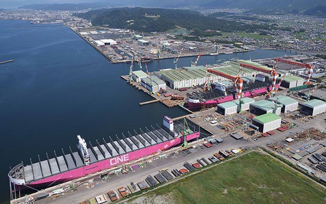 Imabari Shipbuilding apuesta por grúas de pluma y robots de soldadura